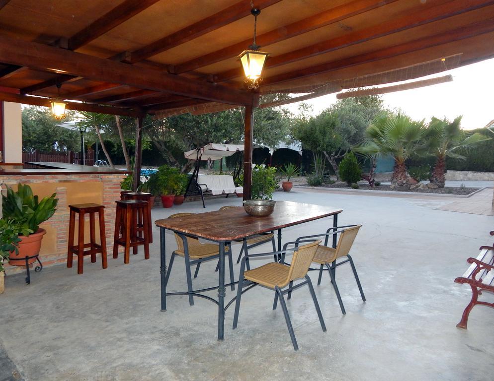 Villa Maria - Pista De Padel Y Piscina Baena Exteriér fotografie